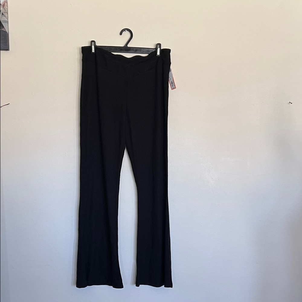 Colsie Classic Black Women's Pants